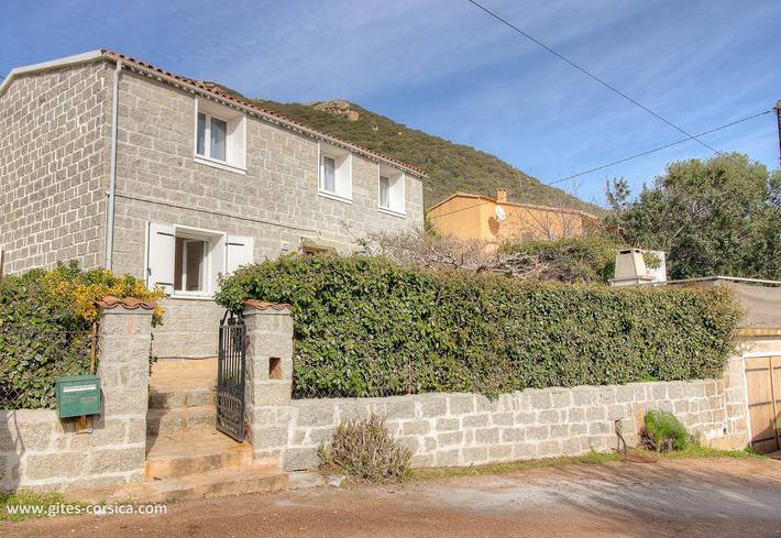 Gîte dla 6 osób, z Taras i Ogród oraz Widok w Monacia-d'Aullène