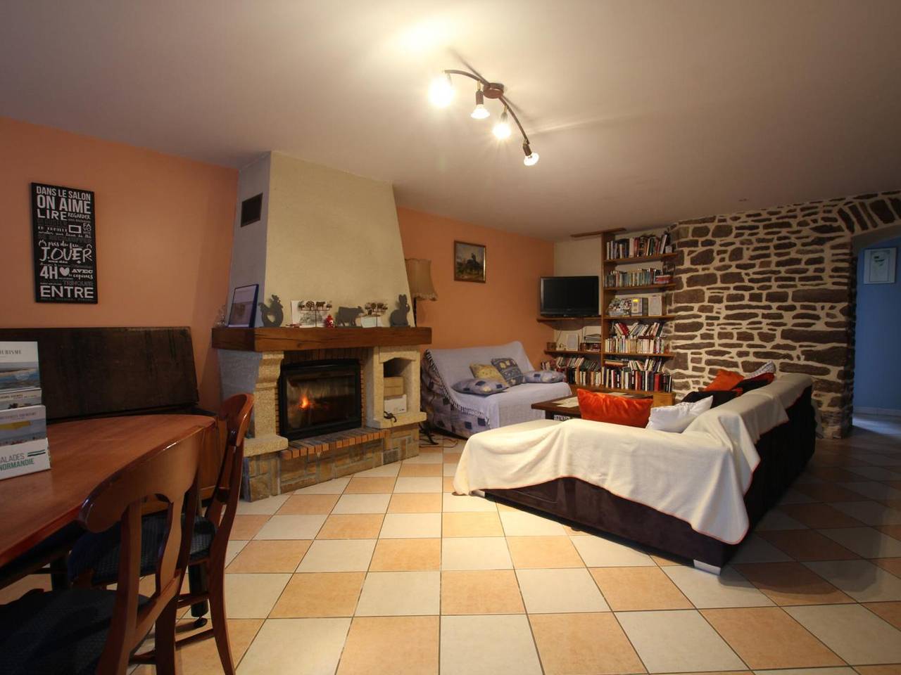Geräumiger Komfort in Ver mit Kamin und Grill in Ver, Coutances und Umgebung