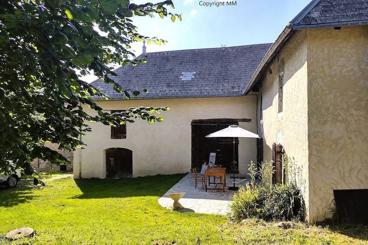 Gîte pour 4 personnes, avec jardin à Nantes-en-Ratier