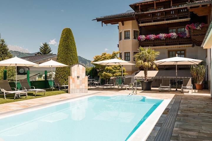 Appart’hôtel pour 2 personnes, avec Balcon et Terrasse ainsi que Jardin et Piscine à Sankt Johann im Pongau