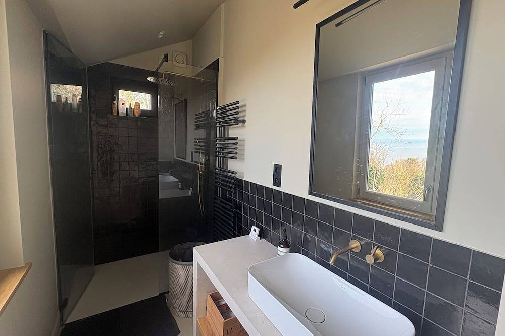 Quiet house with sea view in Villerville, Region de Lisieux