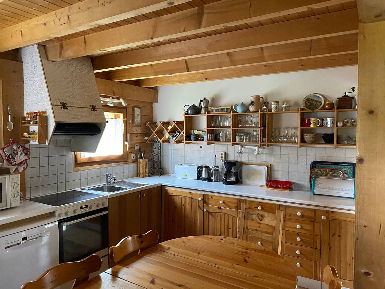 Chalet « 8p Simple - Les Mésanges » con vistas a la montaña, terraza privada y Wi-Fi in Verchaix, Region Bonneville