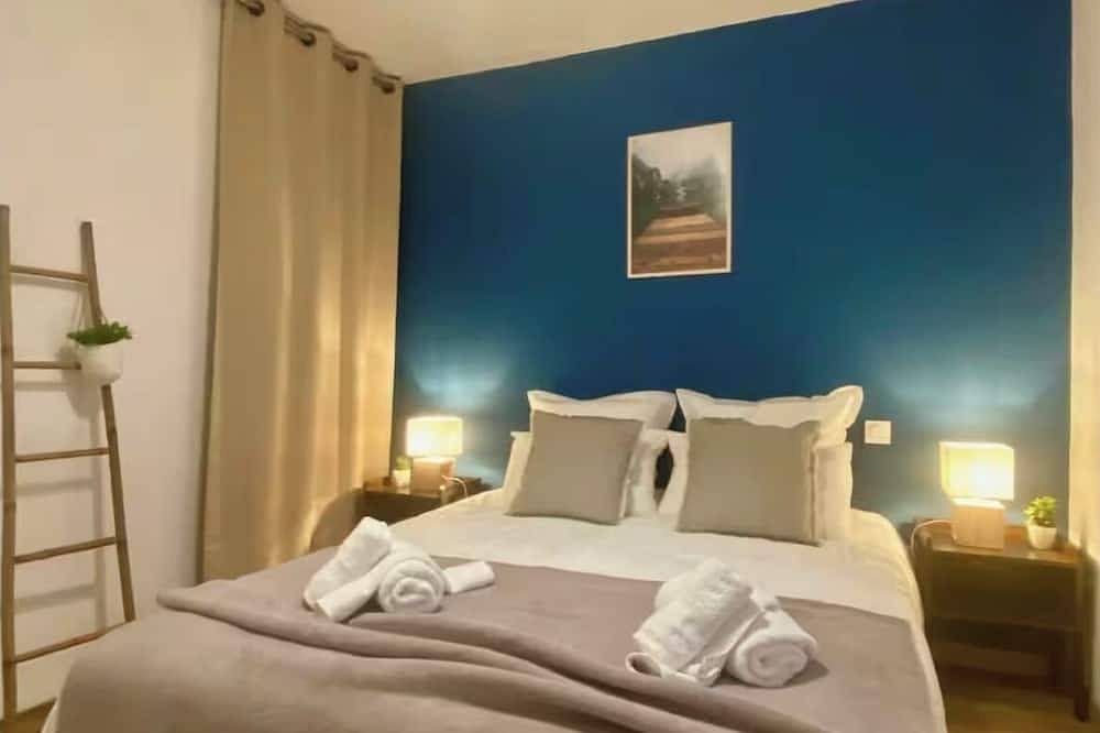 Entire apartment, Le Point Virgule in Montauban, Tarn-et-Garonne