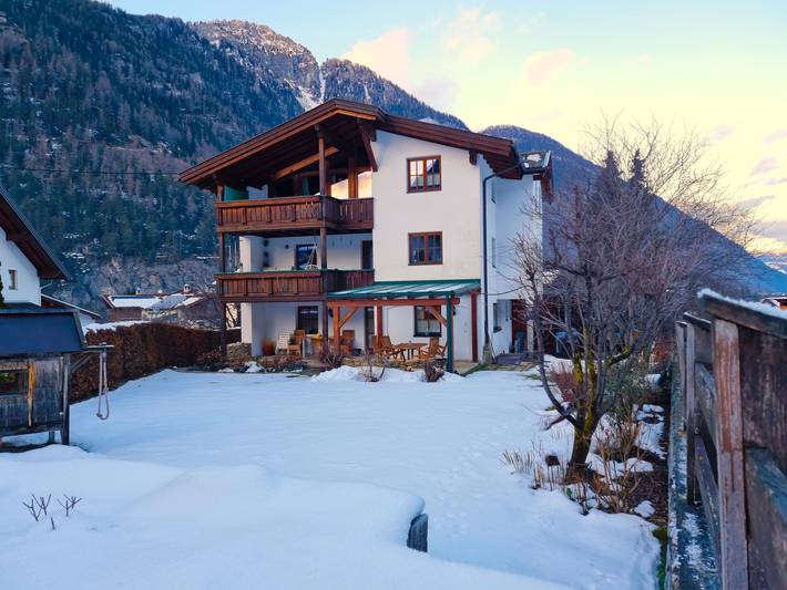 Ferienwohnung für 6 Personen, mit Garten und Terrasse in Pfunds