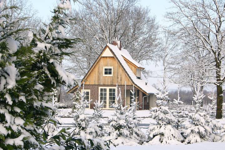 Bungalow voor 4 personen, met terras en tuin in Hellendoorn Gemeente