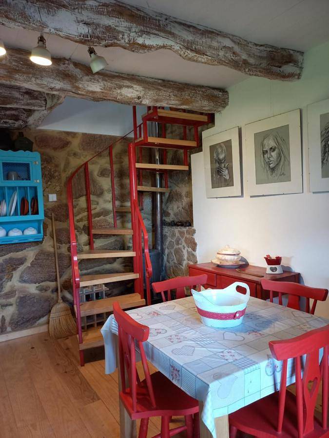 Location de vacances pour 2 personnes, avec piscine et vue ainsi que balcon et jardin, animaux acceptés dans Codeçoso - 3