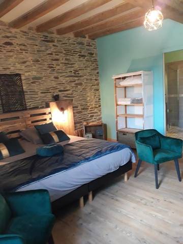 Chambre d’hôte pour 3 personnes, avec vue et piscine à Banneville-sur-Ajon