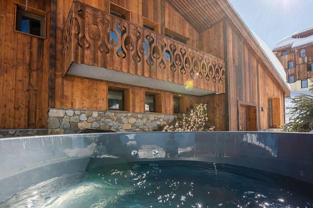Landhaus, wifi, bis 10m skipiste, Erdgeschoss, sauna, terrasse, balkon, kamin oder ofen für holz in Plagne Villages, La Plagne-Tarentaise