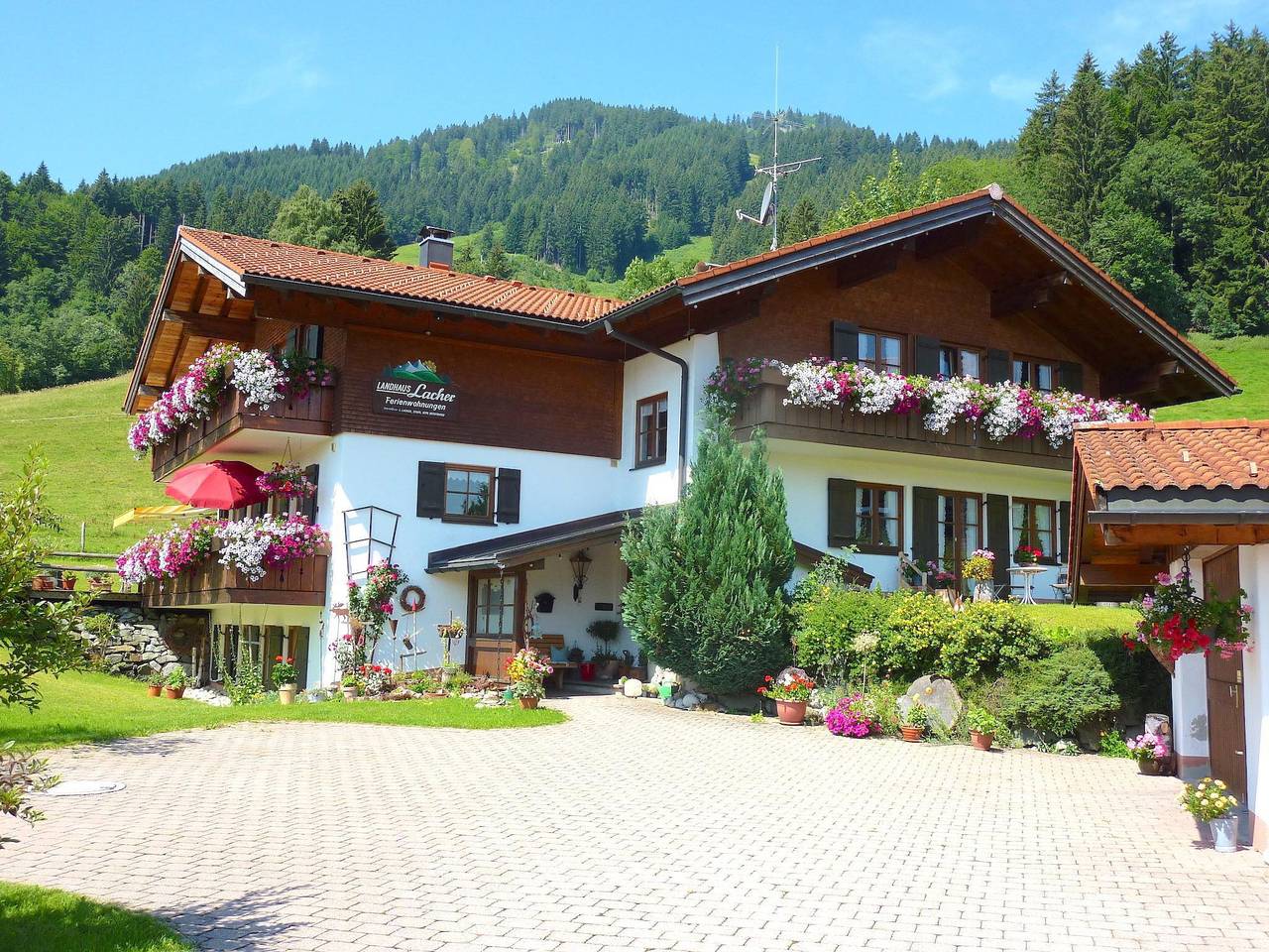 Ganze Ferienwohnung, Ferienwohnung 1 - Wohn-/Schlafraum mit Terrasse in Bolsterlang, Bayerisch Schwaben