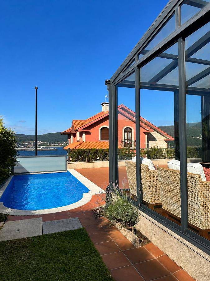 Chalet para 9 personas, con Balcón y Terraza además de Jardín y Piscina en Costa da Morte