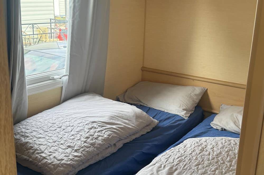 Chapel Saint Leonards - Happy Days sleeps 6 in Chapel St. Leonards, Lincolnshire