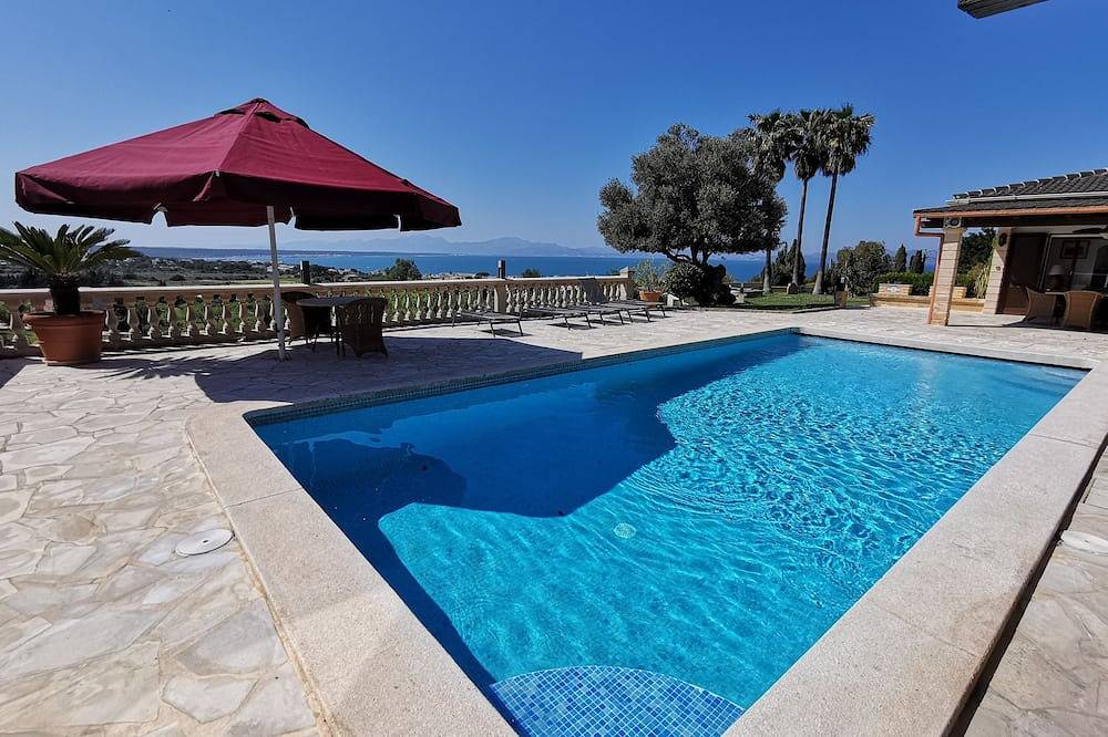 Villa 10Pers. Pool+Jacuzzi heizbar, Traumlage+ -aussicht auf Dorf,Meer und Berge in Colònia de Sant Pere, Artà
