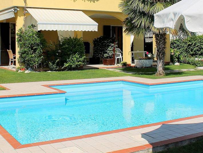Ferienhaus für 4 Personen, mit Pool und Balkon sowie Garten in Lazise - 2