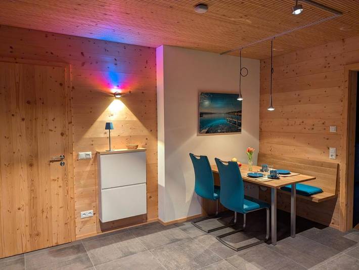 Ferienwohnung für 2 Personen, mit Ausblick und Garten in Berg
