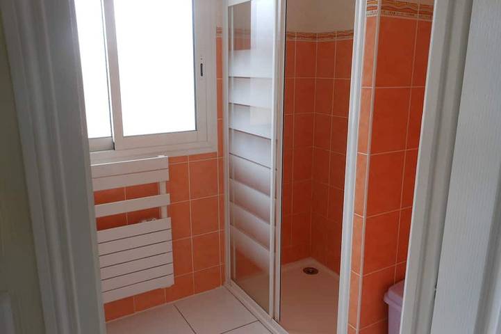 100m² house with 480m² enclosed garden 200m from the sea in Le Fort-Bloqué, Ploemeur
