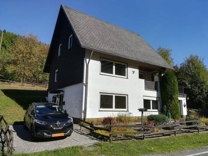 Villa für 12 Personen, mit Balkon und Terrasse sowie Garten und Ausblick im Sauerland