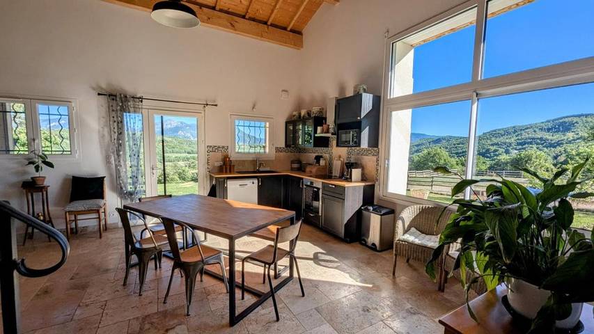 Gîte pour 7 personnes, avec jardin et vue à Aspres-sur-Buëch
