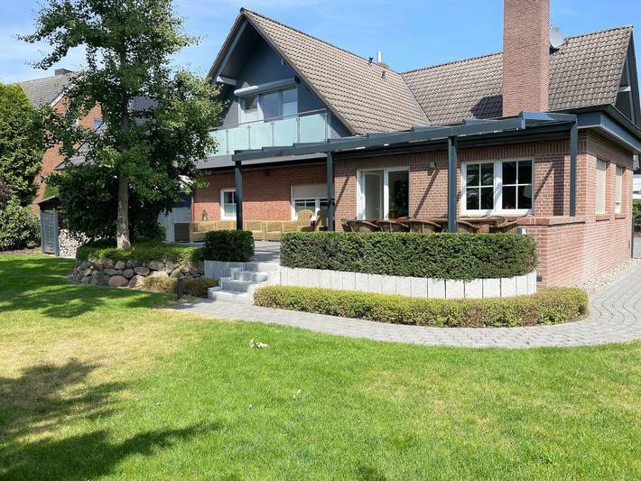 Ferienhaus für 9 Personen, mit Garten und Sauna sowie Terrasse
