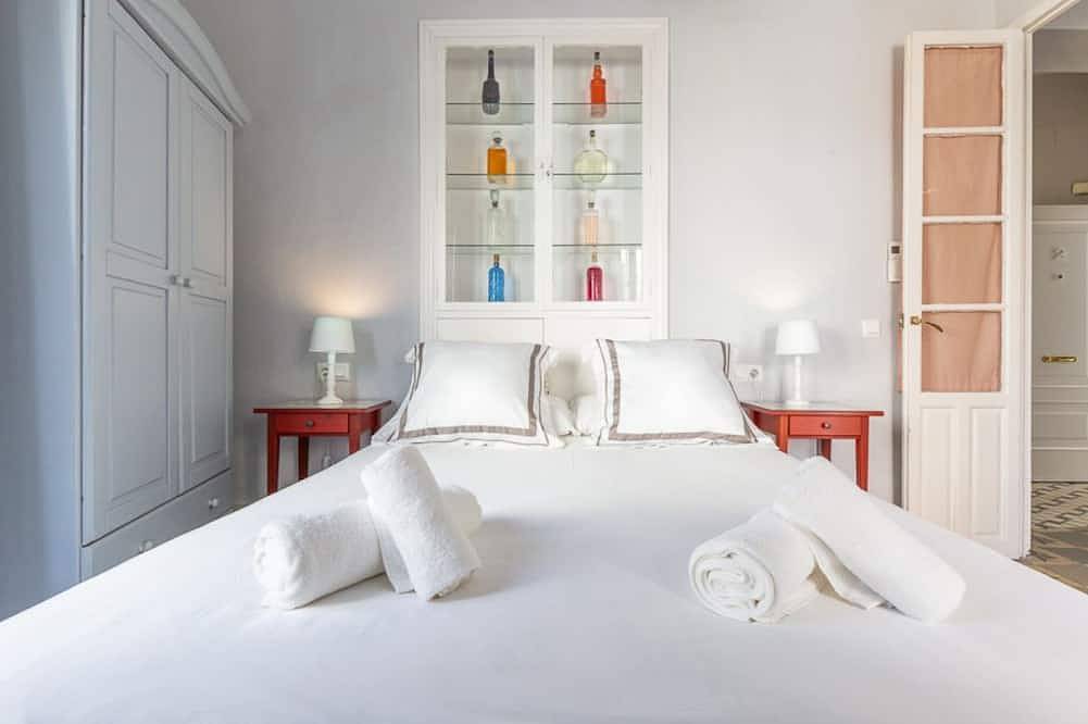 Ganze Wohnung, Descubrehome Santa Cruz Huge Private Terrace with Giralda View in Casco Antiguo, Sevilla