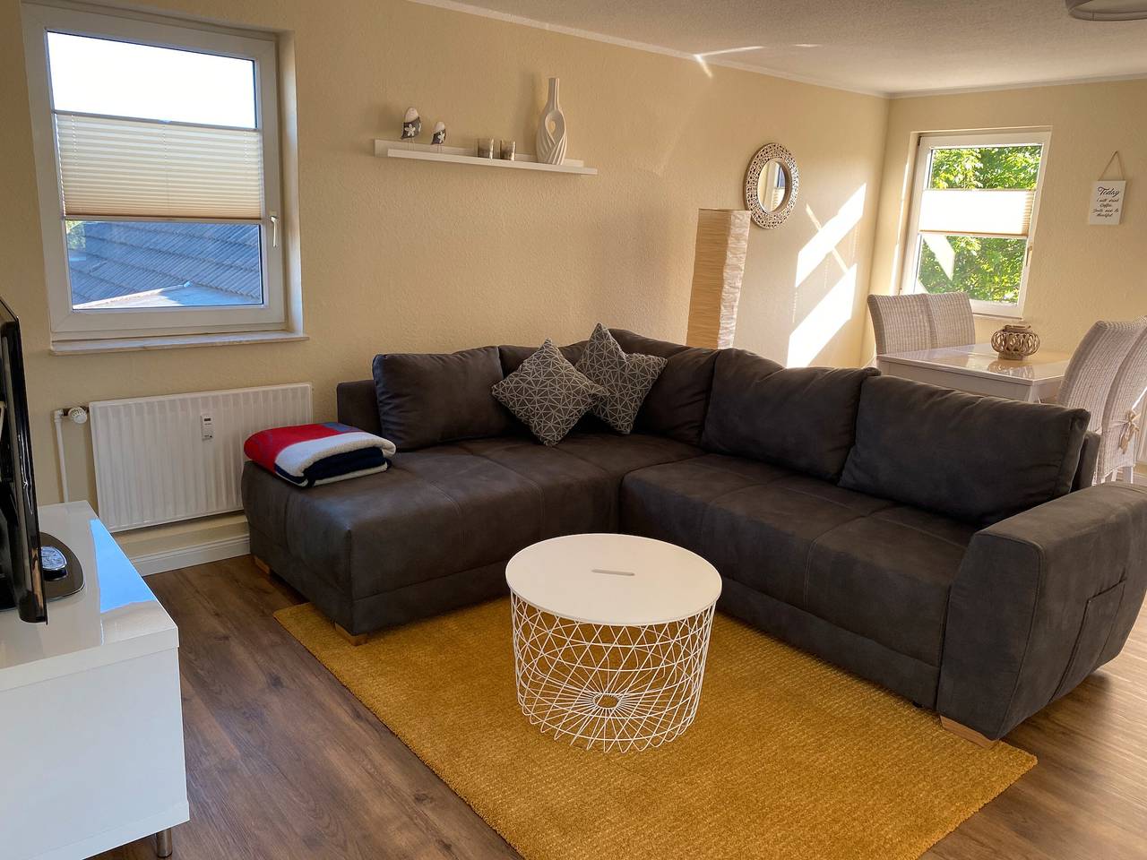 Ganze Wohnung, Ferienwohnung 'Ferienwohnung, 40qm' mit Gemeinschaftsgarten und Wlan in Wangerland, Südliche Nordseeküste