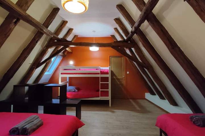 Location de vacances pour 8 personnes, avec jardin ainsi que piscine et terrasse à Mauzens-et-Miremont - 4