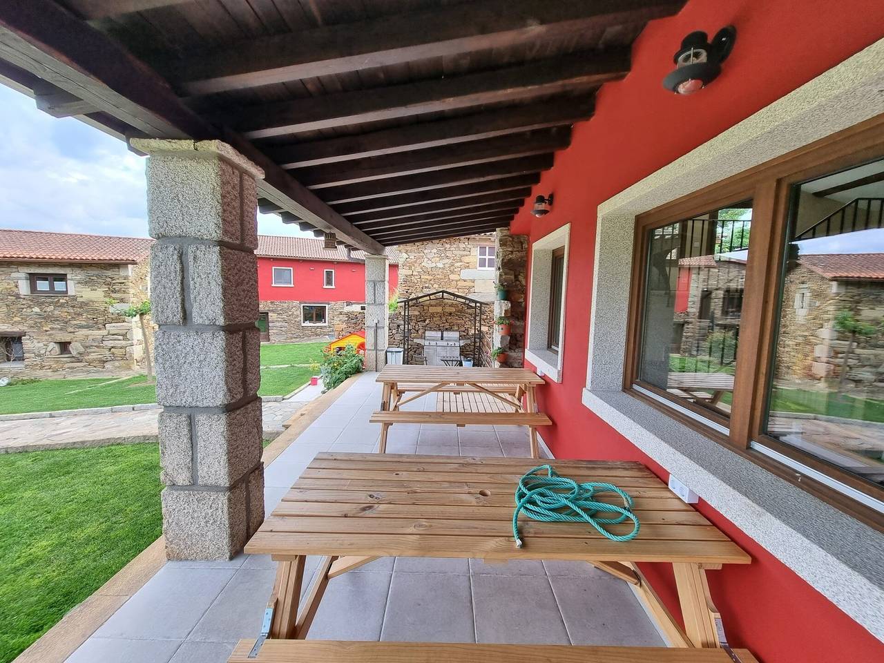 Landhuis 'Aldea Rural A Cortiña Apartamento 1' met uitzicht op de bergen, foto 13