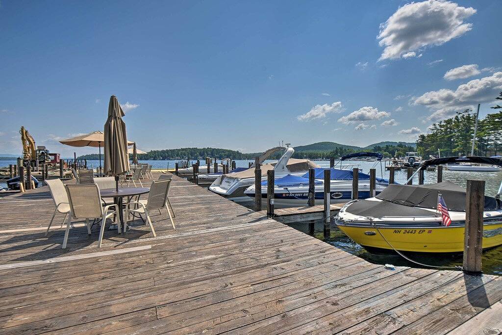 Ganze Wohnung, Gilford Escape w/ Boat Slip on Sanders Bay! in Gilford, Lake Winnipesaukee