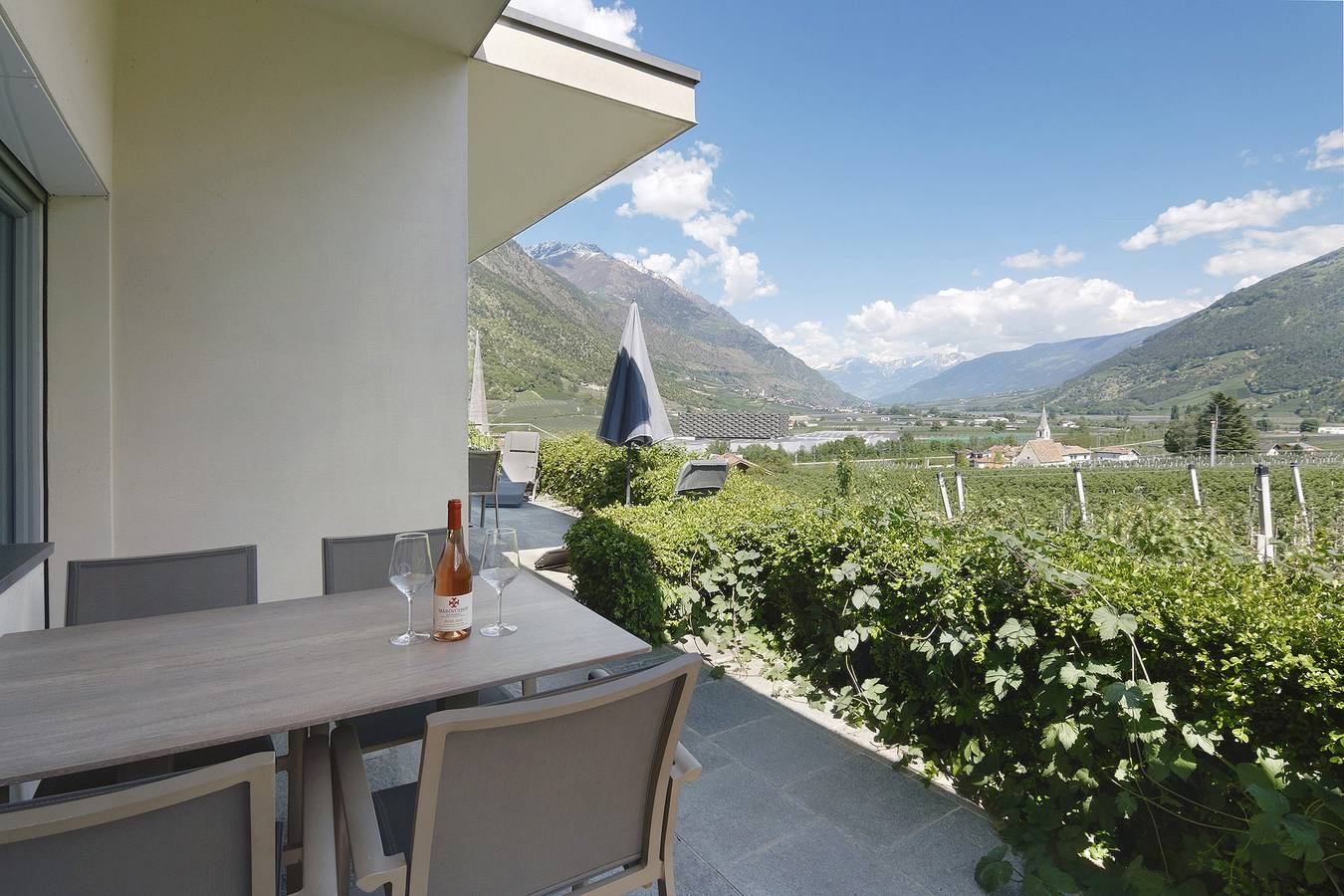 Appartement entier, Appartement "Golden" avec vue sur les montagnes, terrasse privée et Wi-Fi in Kastelbell, Castelbello-Ciardes