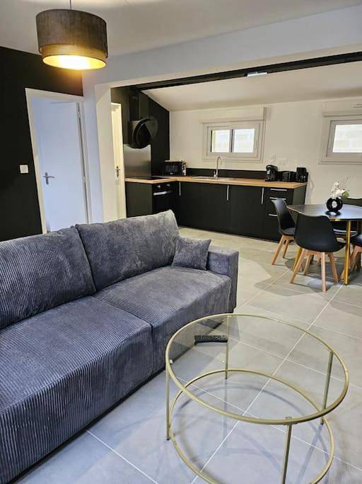 Location de vacances pour 4 personnes, avec jardin à Cérans-Foulletourte - 3