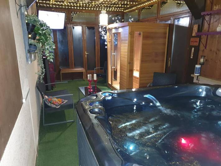 Maison d’hôte pour 2 personnes, avec piscine et jacuzzi ainsi que jardin et sauna, animaux acceptés dans Côte-d'Or - 3