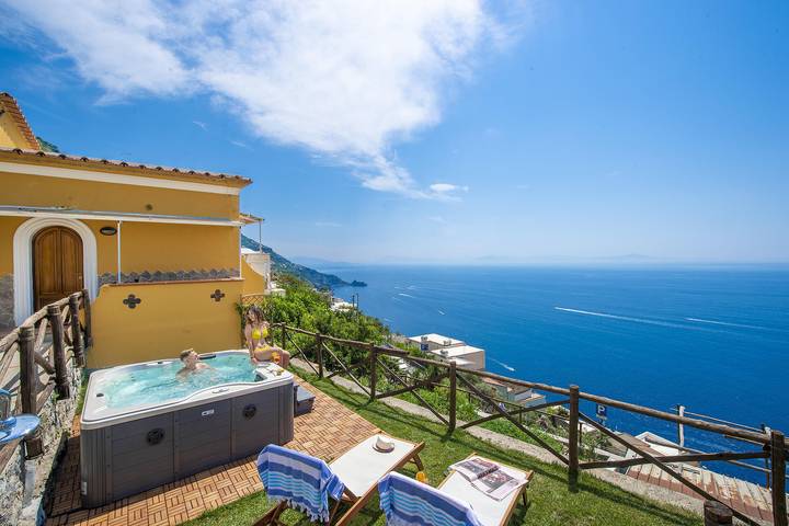 Location de vacances pour 2 personnes, avec jacuzzi ainsi que terrasse et jardin à Praiano - 3