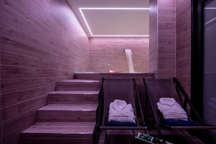 Hotel für 10 Personen, mit Sauna und Terrasse sowie Garten und Whirlpool - 1