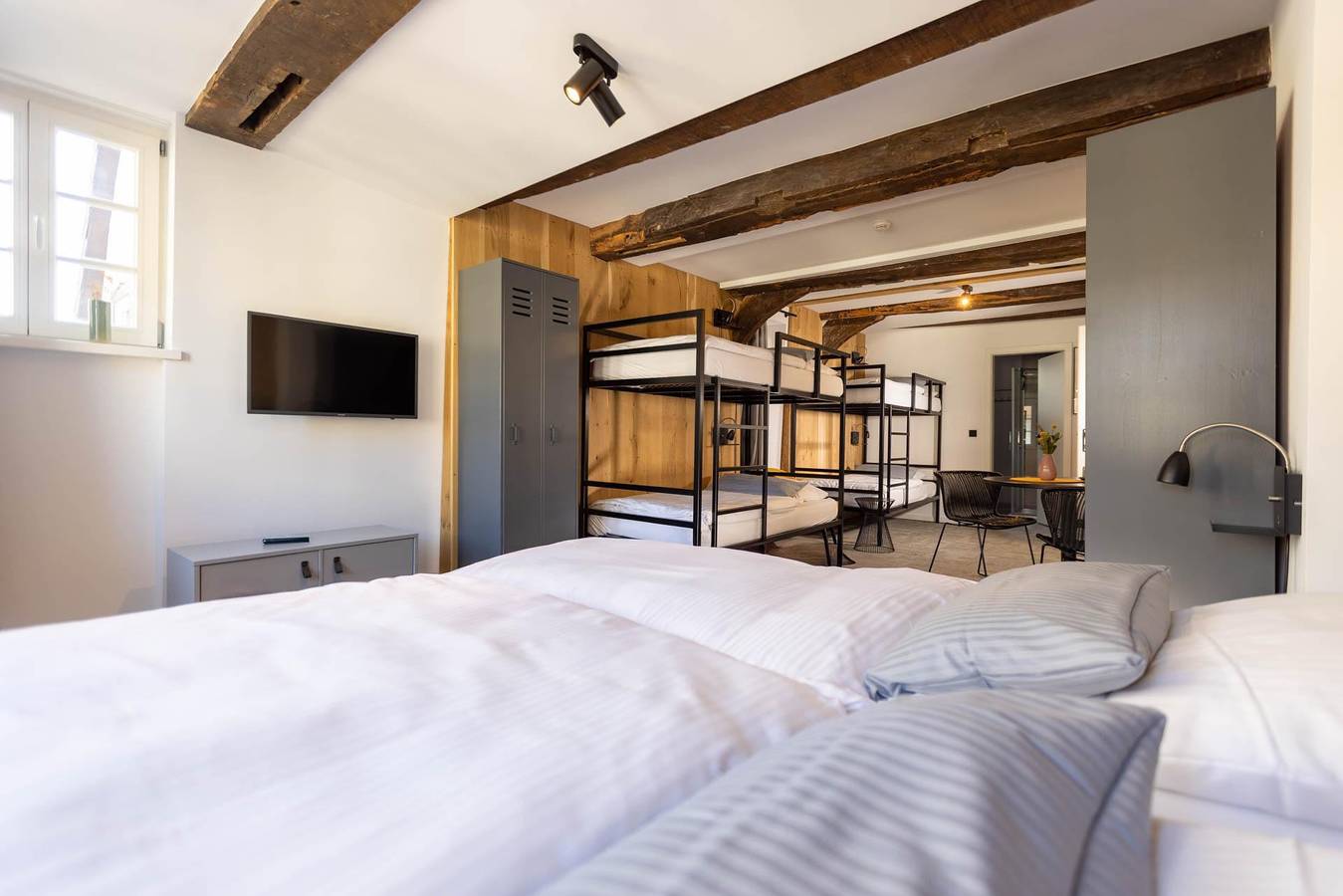 Apartamento vacacional entero, Family room, shower and bath, toilet, living room/bedroom in Detmold, Distrito de Lippe