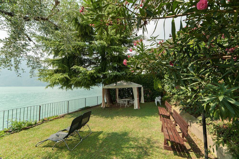 Ganze Wohnung, Nest am See mit Blick auf den See, Privatstrand, Klimaanlage Sept-Oct Offert in Vello (Marone), Gemeinde Marone