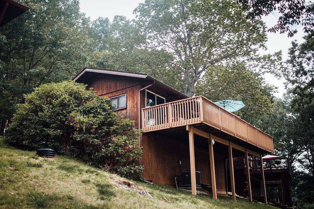 Cabin#3 Smith Mtn Lake. Views/Waterfront/Pet Free/No wake cove/Dock in Smith Mountain Lake