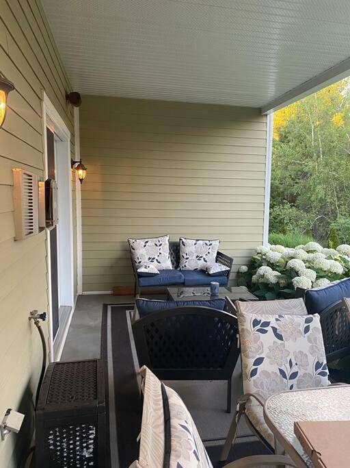 Gîte pour 8 personnes, avec balcon ainsi que piscine et jardin à Bromont - 2