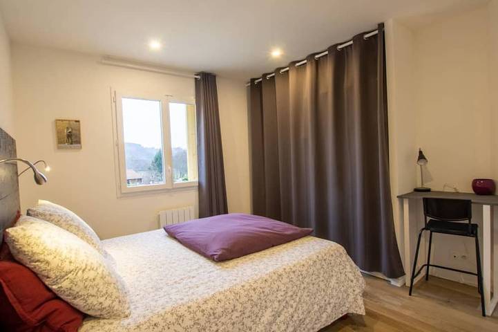 Gîte pour 10 personnes, avec jardin à Château-l'Évêque - 3