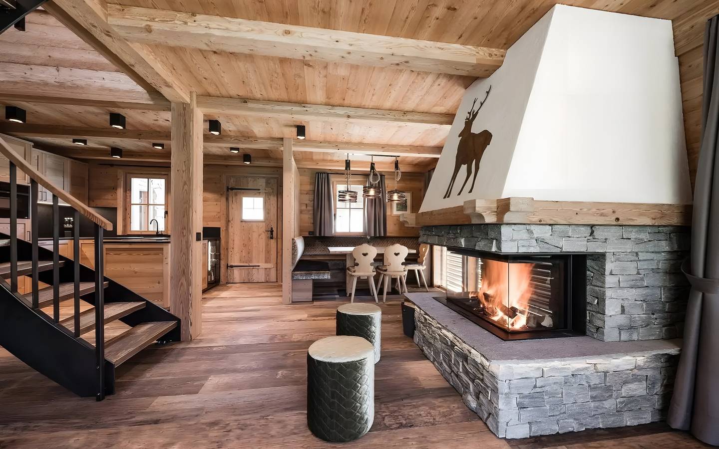 Chalet 'Brunegg' con vista sulle montagne, Wi-Fi e aria condizionata in Valle Aurina, Alpi della Zillertal