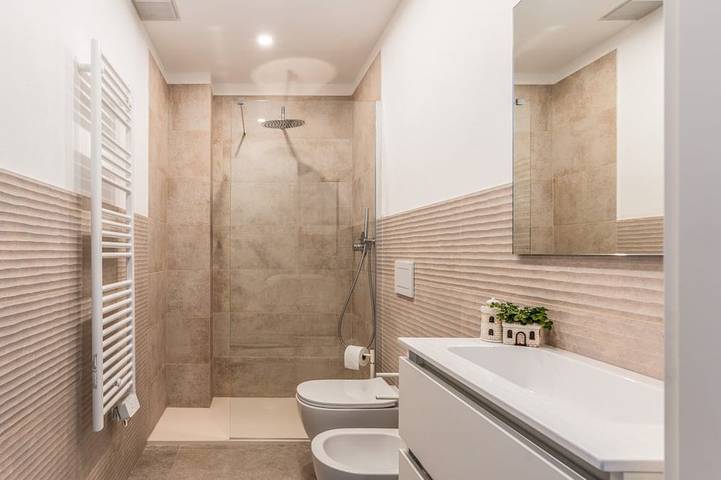 Appartement entier, Casa Sale: Ocean-View Apartment in Taggia with Heated Hot Tub in Taggia (City), Taggia