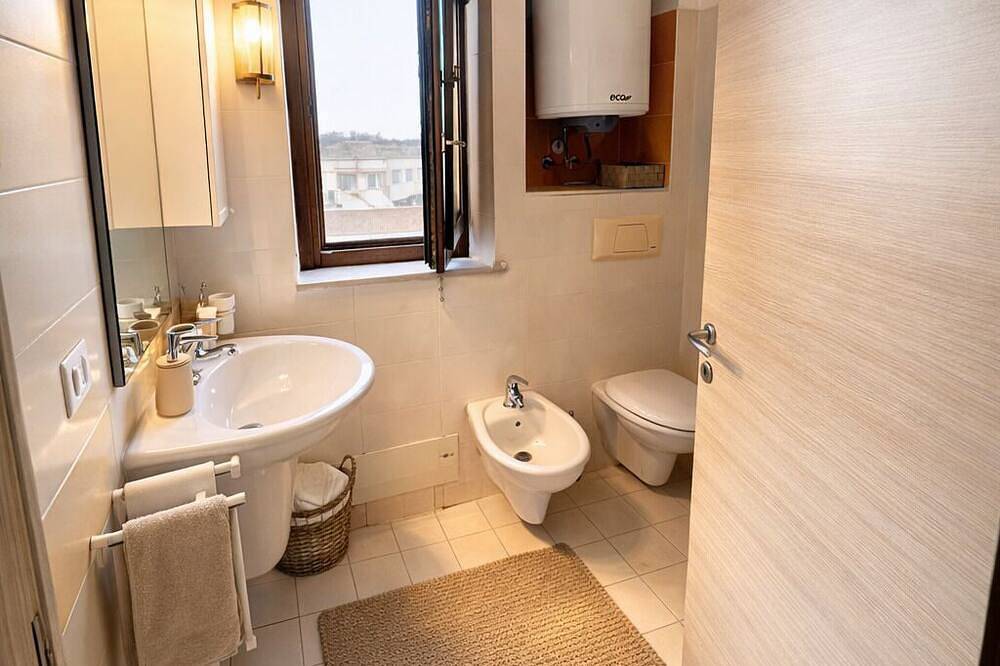 Entire apartment, Elegant Penthouse with Terrace Sinis Coast in Cabras, Stagno di Càbras