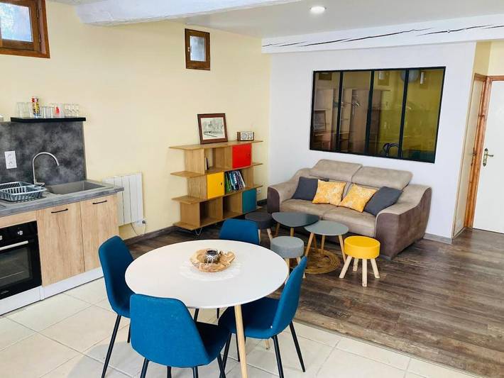 Gîte pour 2 personnes, avec terrasse et vue à Saint-Ferriol