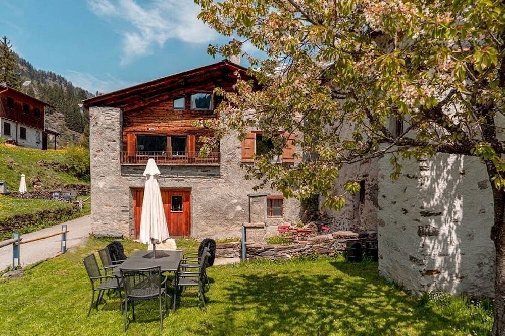 Ferienhaus sonnig und rustikal, in Val Poschiavo, nahe Engadin in S. Carlo (Poschiavo), Poschiavo