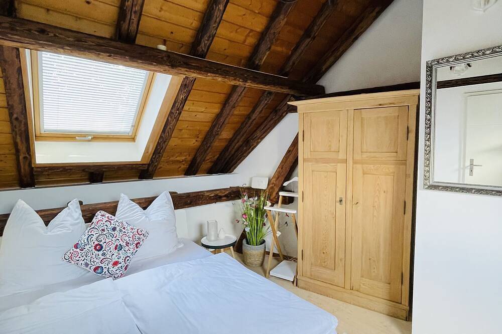 Historic vacation home on the Main, 110 sqm, large terrace, modern and renovated in Mainz-Kostheim, Wiesbaden