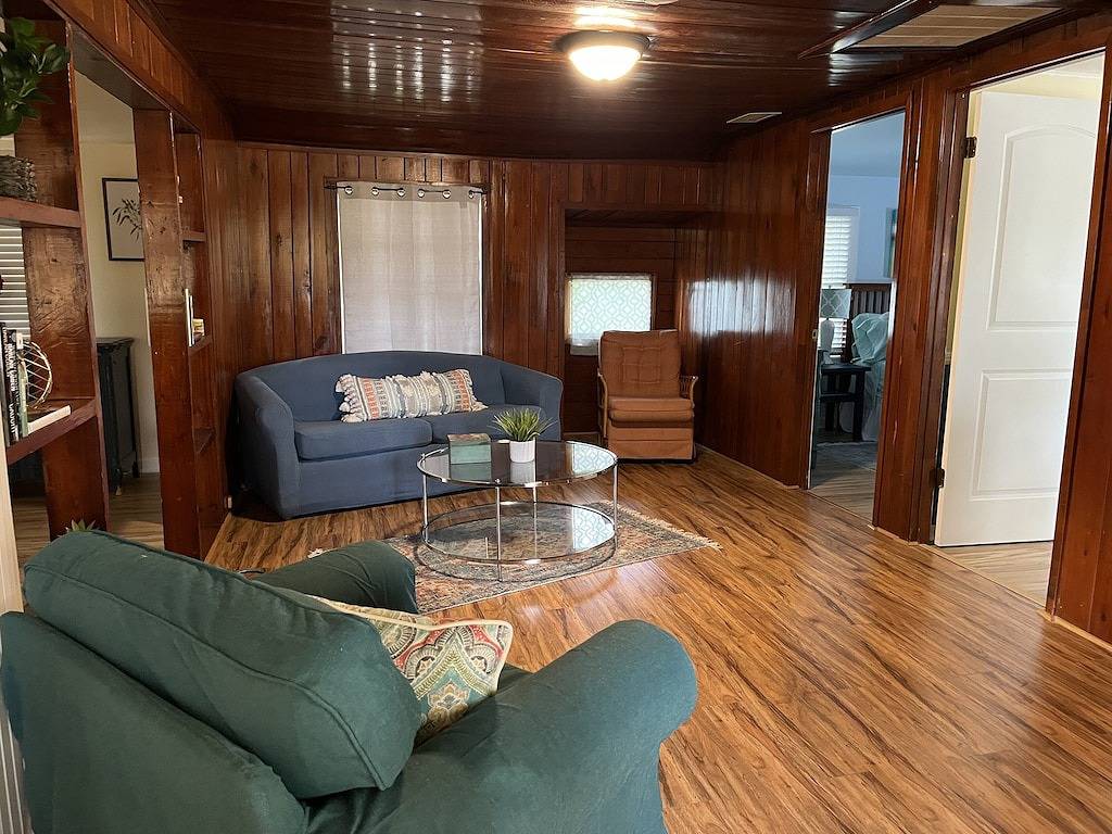 Ganze Wohnung, Cozy Guest House Apartment Located Walking Distance from Downtown & Riverwalk in Tampa, Tampa Bay