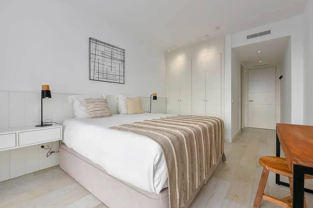Geheel appartement, Luxe 2-slaapkamer appartement met Zeezicht in Casares in Alcazaba Lagoon, Casares