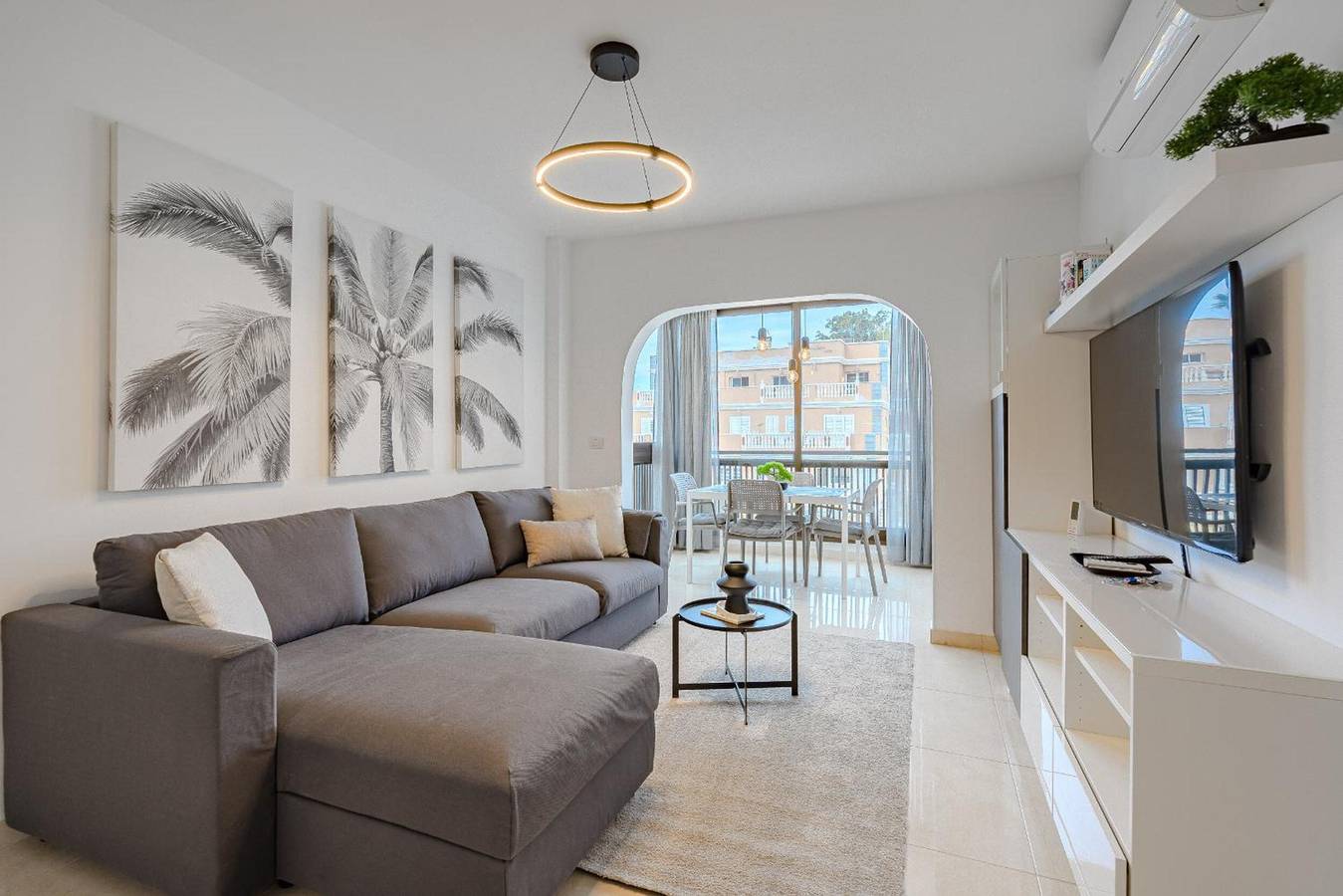 Entire apartment, Vacation Apartment 'Verodal 2 Bedroom' with Wi-Fi and Air Conditioning in Los Cristianos, Arona