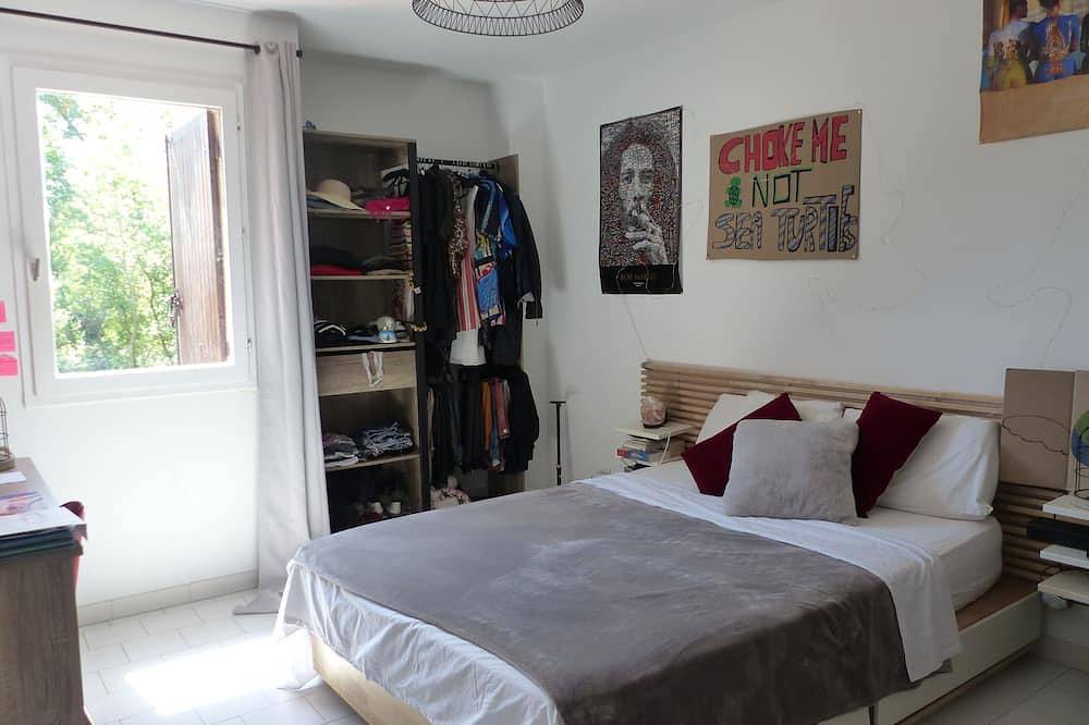 Jolie Villa avec piscine sans vis à vis, le charme de Bali à Aix in Les Milles, Aix-en-Provence