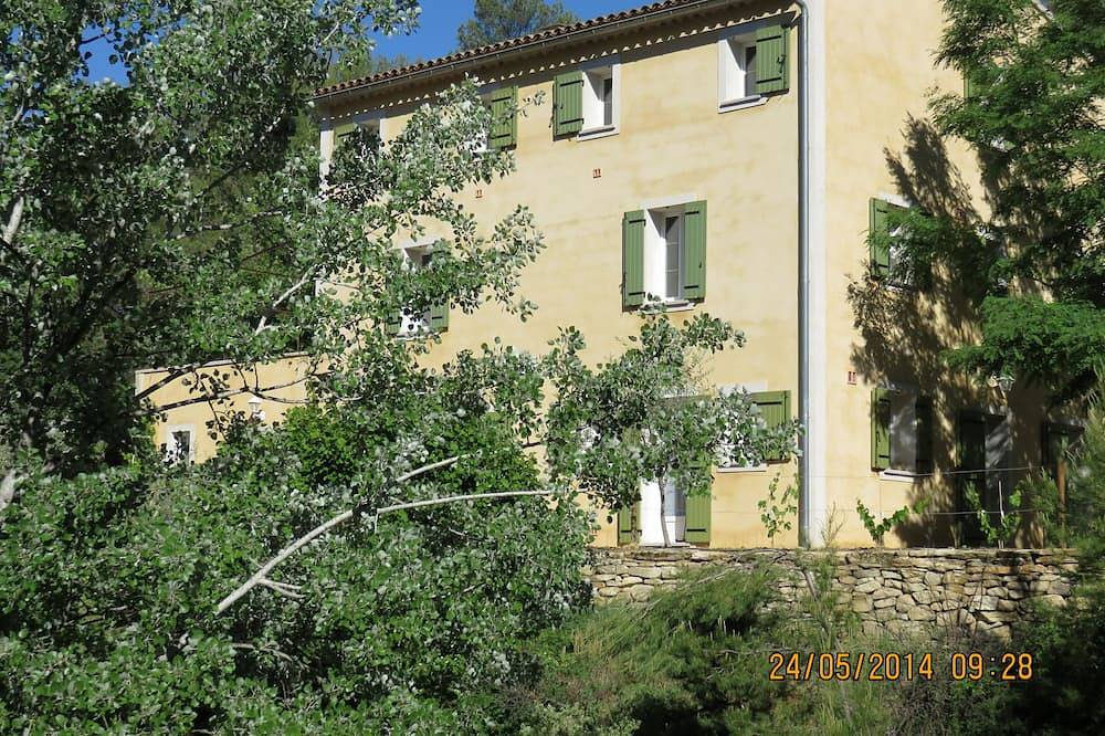 Apartamento entero, Un paraíso para ciclistas, ciclistas de montaña, excursionistas y amantes de la naturaleza. in Eygaliers, Región de Nyons