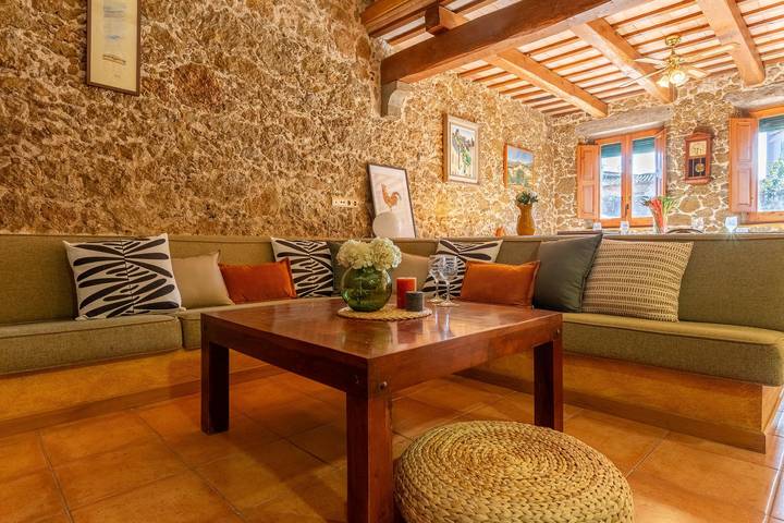 Casa rural para 5 personas, con jardín en La Tallada