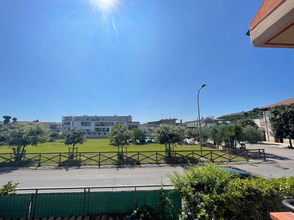 Double Room with Shared Bathroom in Pretaro, Pescara